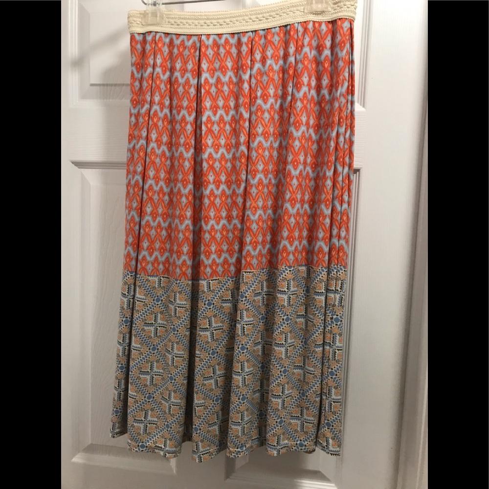 Pretty printed skirt with a flare
